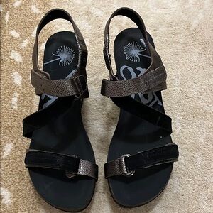 OTBT Wavey Sandals